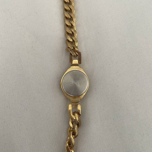 Vintage Lady Sovereign Watch for Her | Gold-tone Digital Watch - Picture 3 of 3